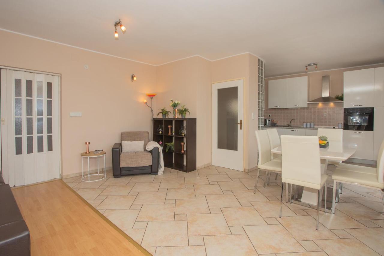 Apartment Mozart Šibenik Exteriör bild