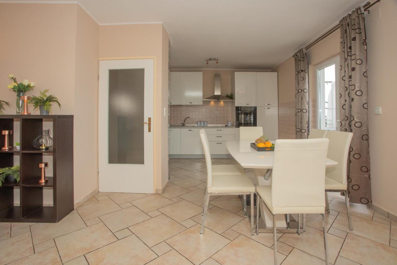 Apartment Mozart Šibenik Exteriör bild